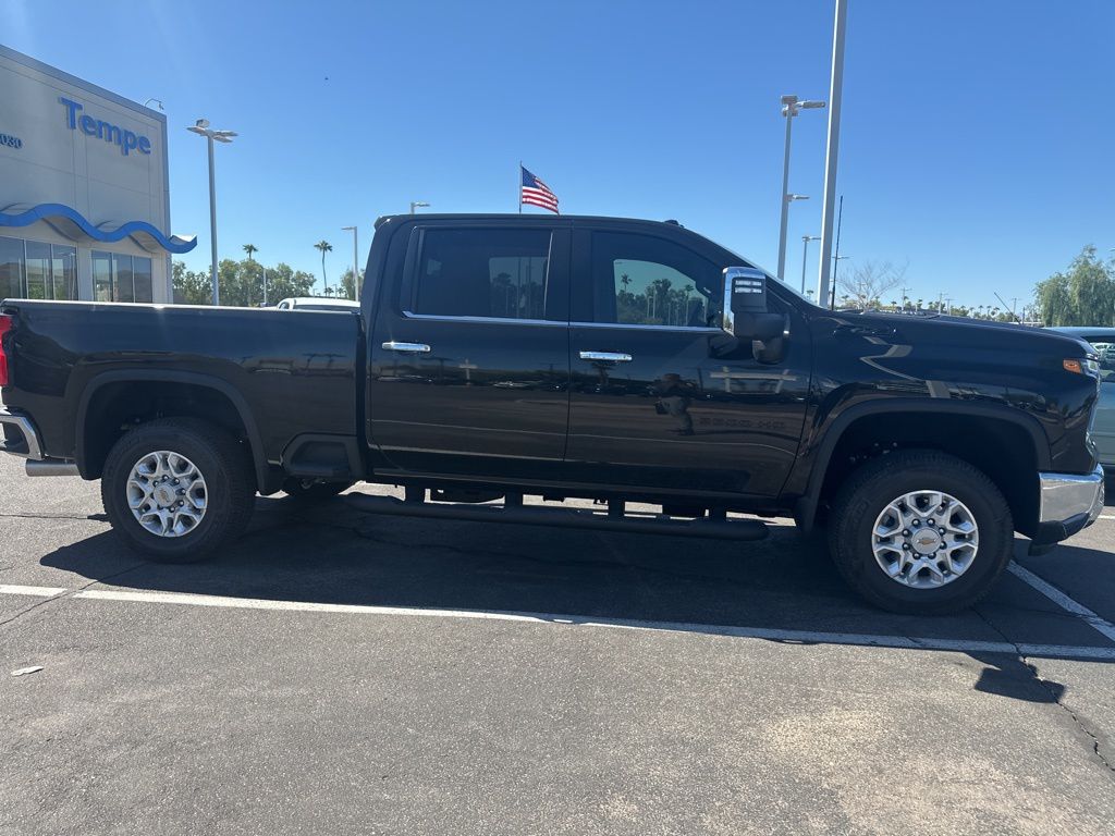 Thumbnail: 2025 Chevrolet Silverado 3500 - 4