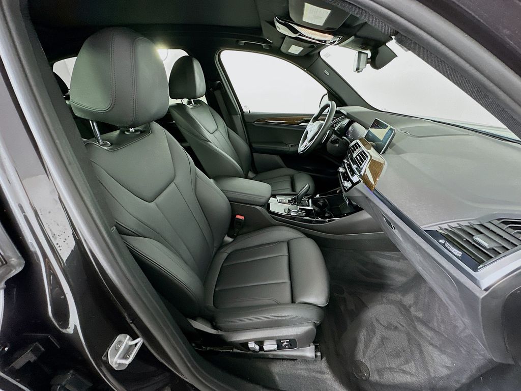 Thumbnail: 2021 BMW X3 - 27