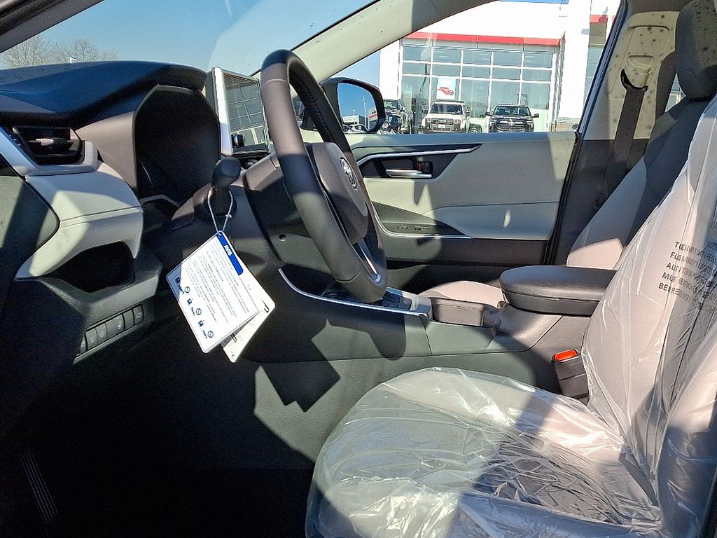 Thumbnail: 2025 Toyota RAV4 - 7