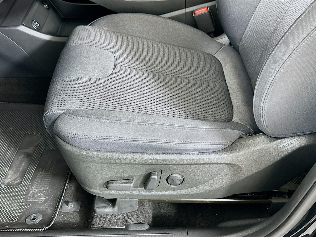 Thumbnail: 2023 Hyundai Santa Fe - 20