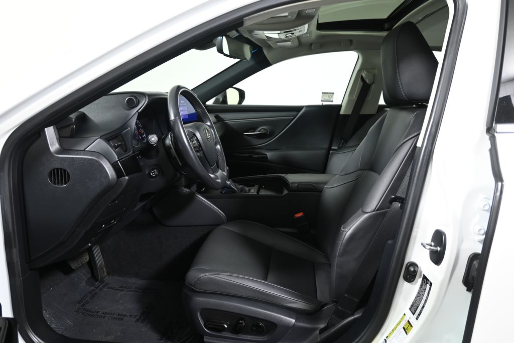 Thumbnail: 2023 Lexus ES - 3