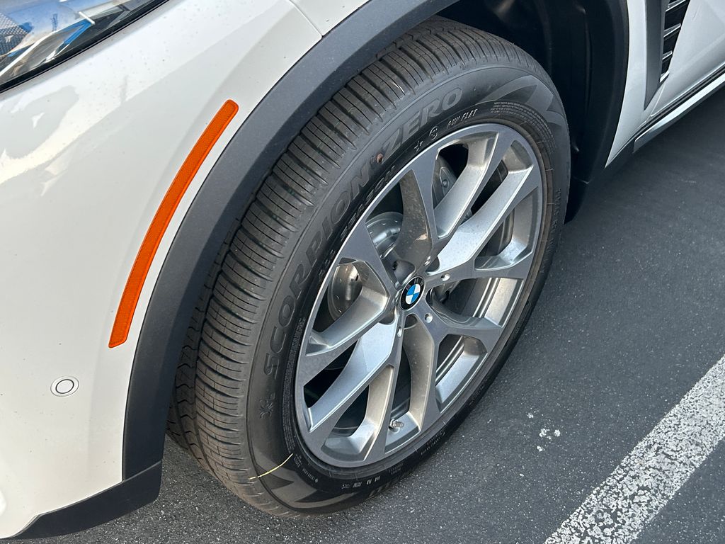 Thumbnail: 2026 BMW X5 - 3