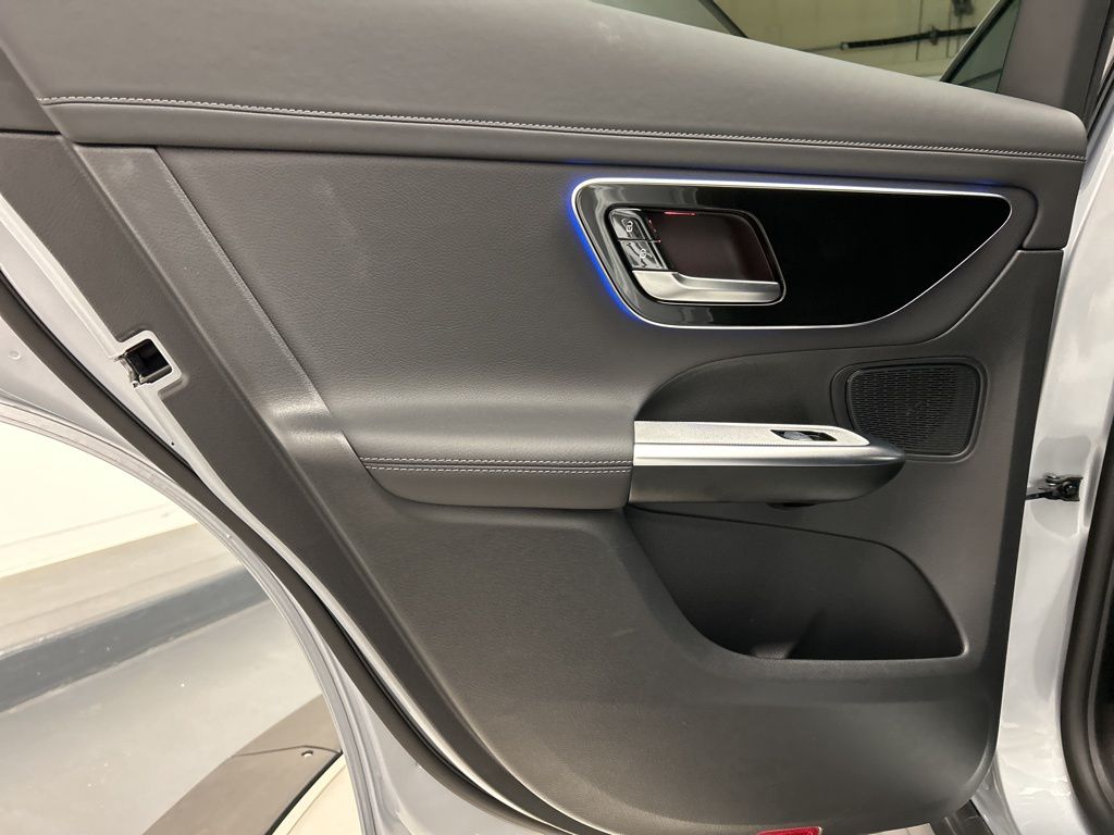 Thumbnail: 2025 Mercedes-Benz GLC - 19