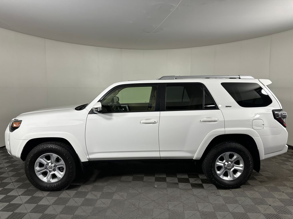 Photo 2 of 2016 Toyota 4Runner SR5 Premium