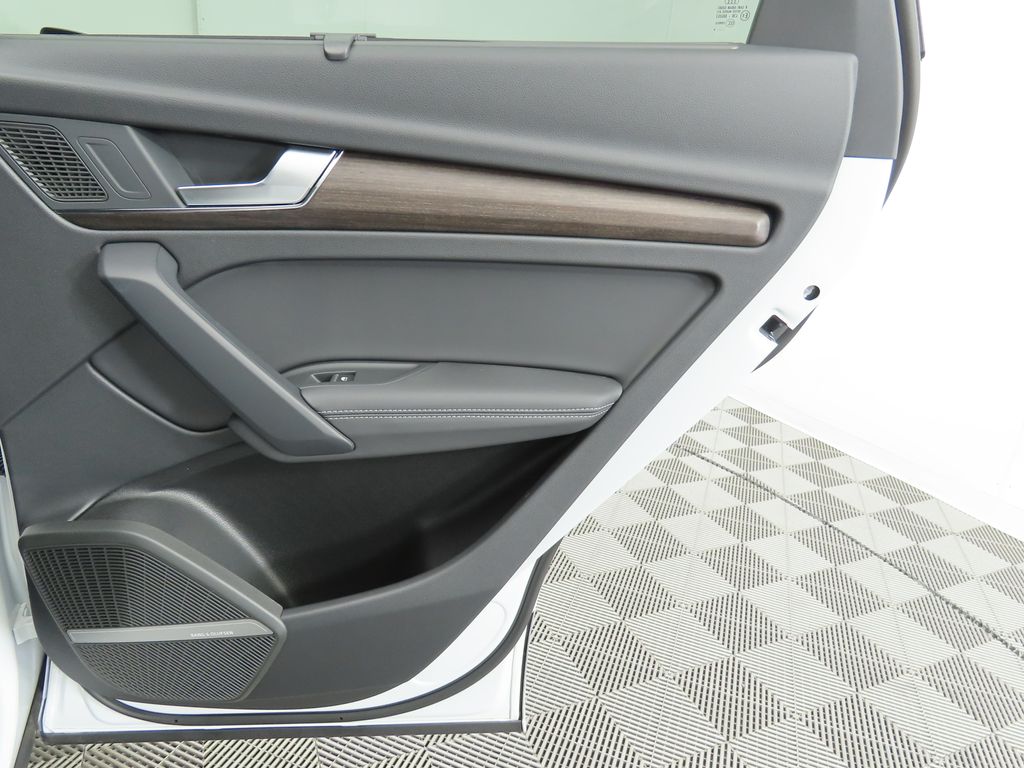 2025 Audi Q5  27