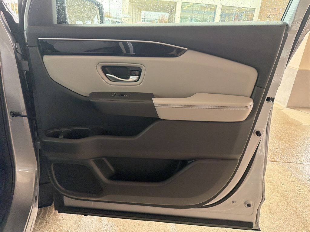 Thumbnail: 2023 Honda Pilot - 26