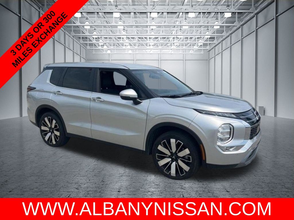 2025 Mitsubishi Outlander SE