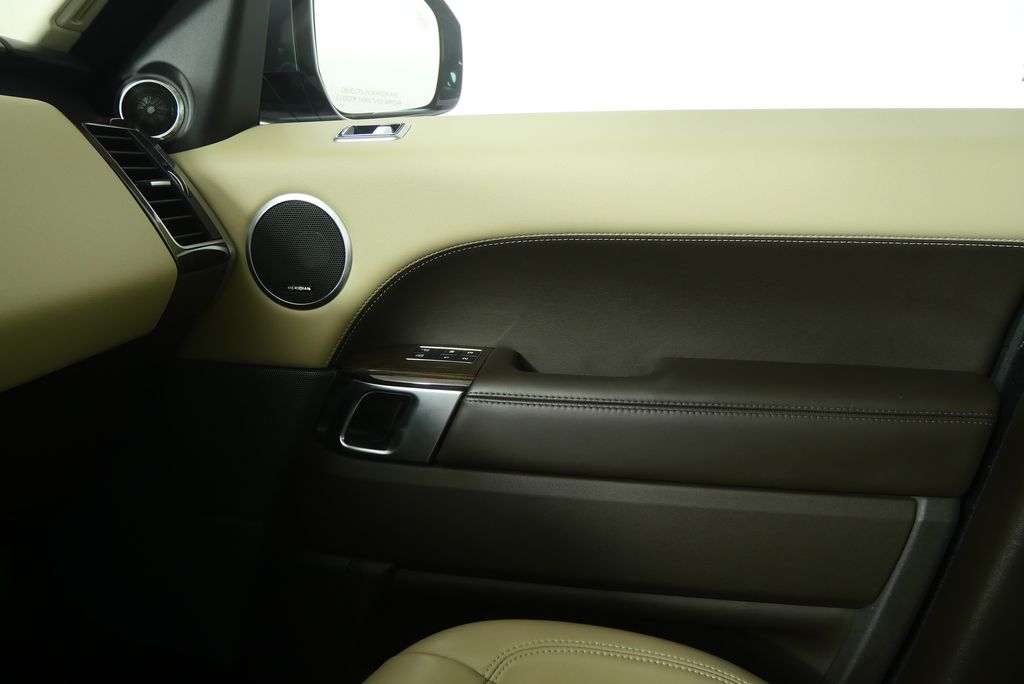 Thumbnail: 2022 Land Rover Range Rover Sport - 31