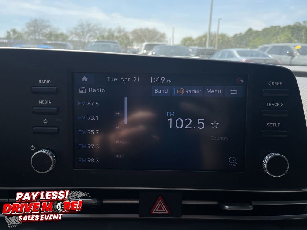 2021 Hyundai Elantra SEL - Photo 19