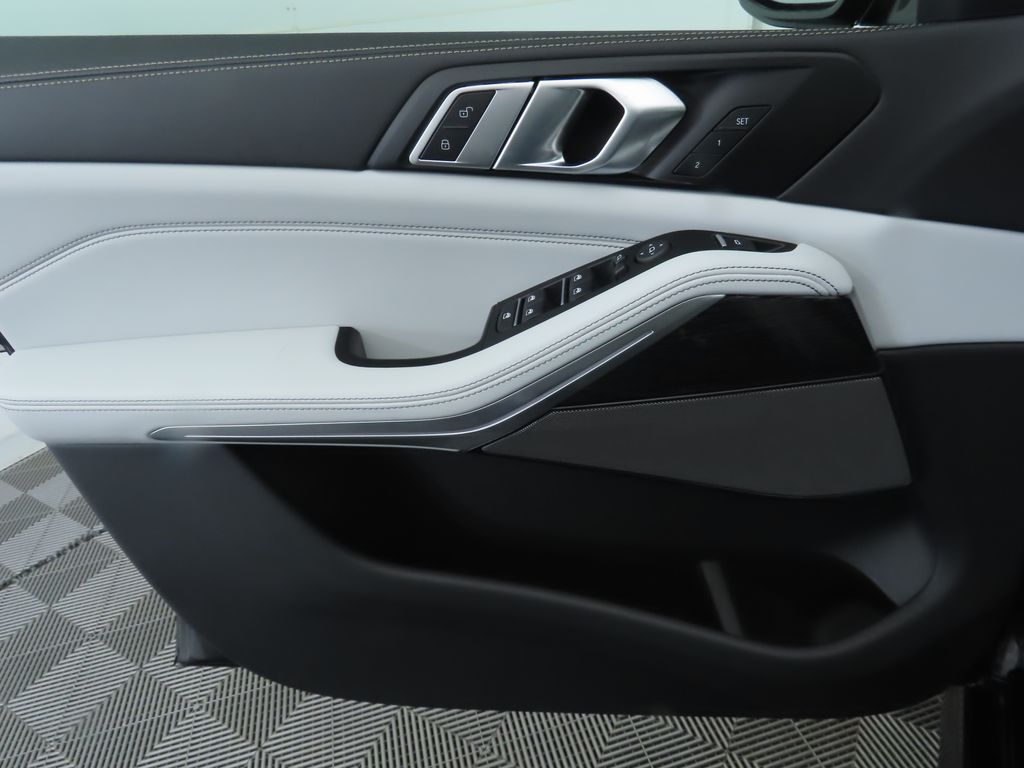 Thumbnail: 2026 BMW X5 - 25