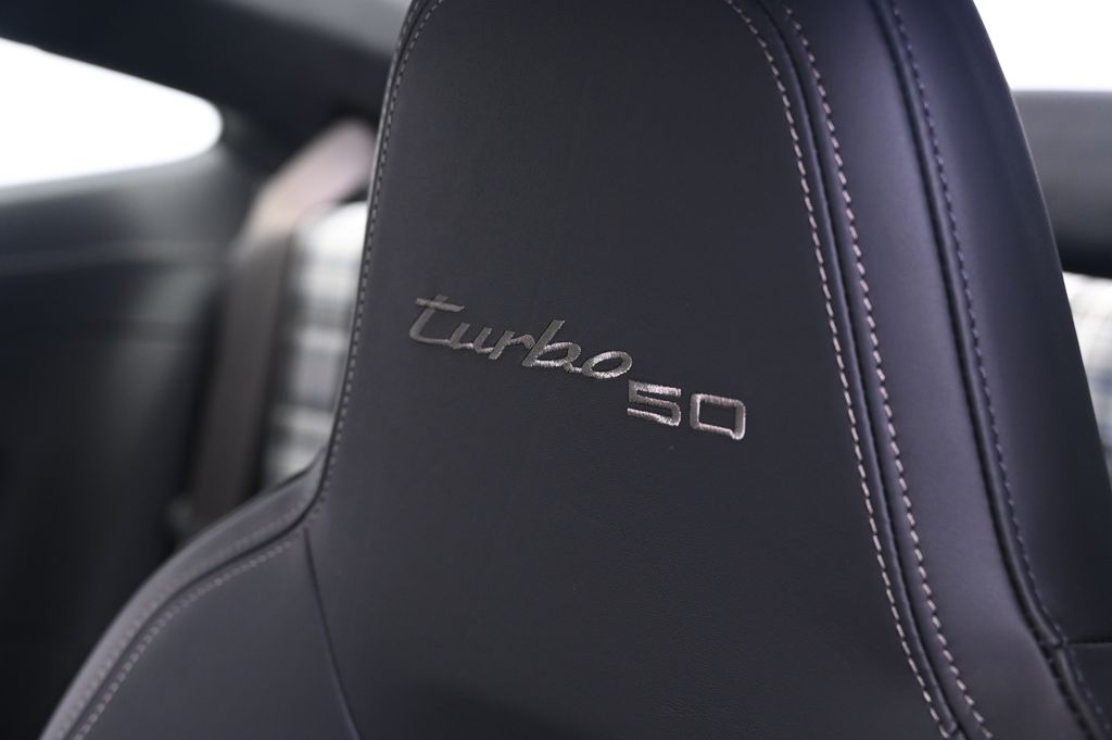 Thumbnail: 2025 Porsche 911 - 28