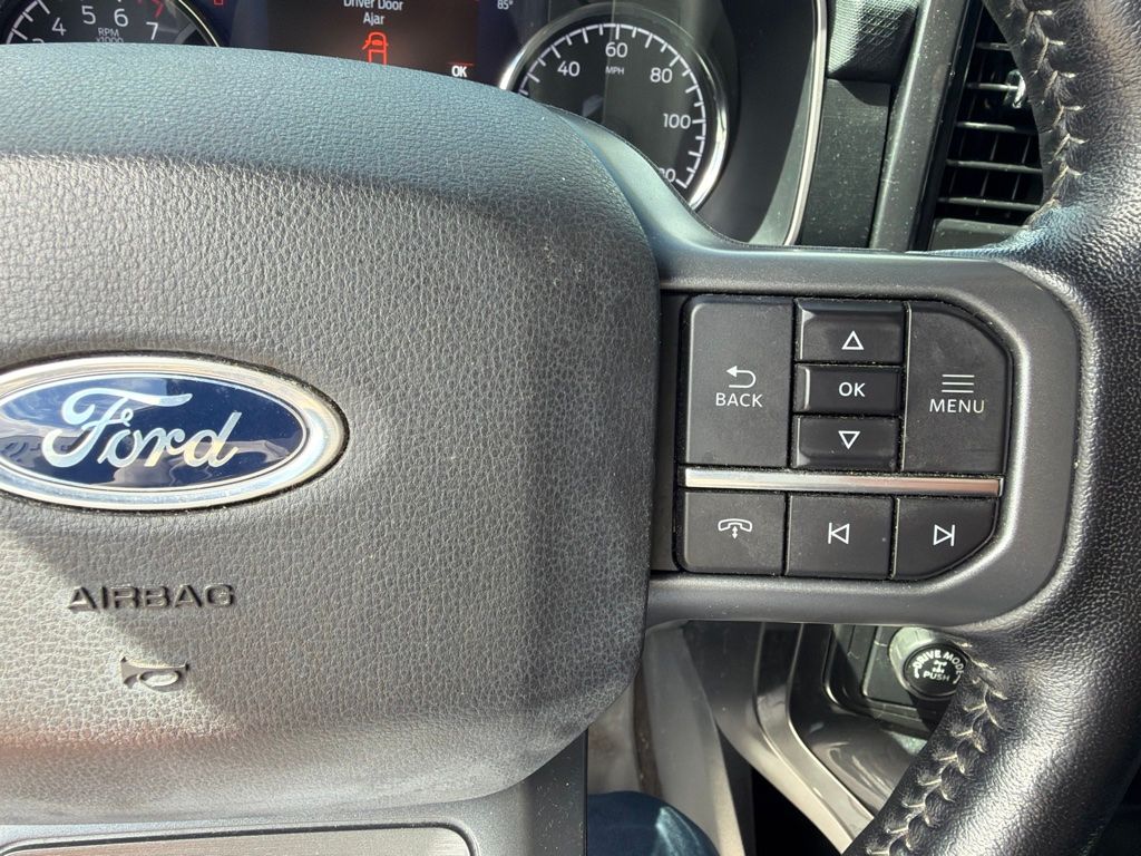 Used 2022 Black Ford XLT image 10