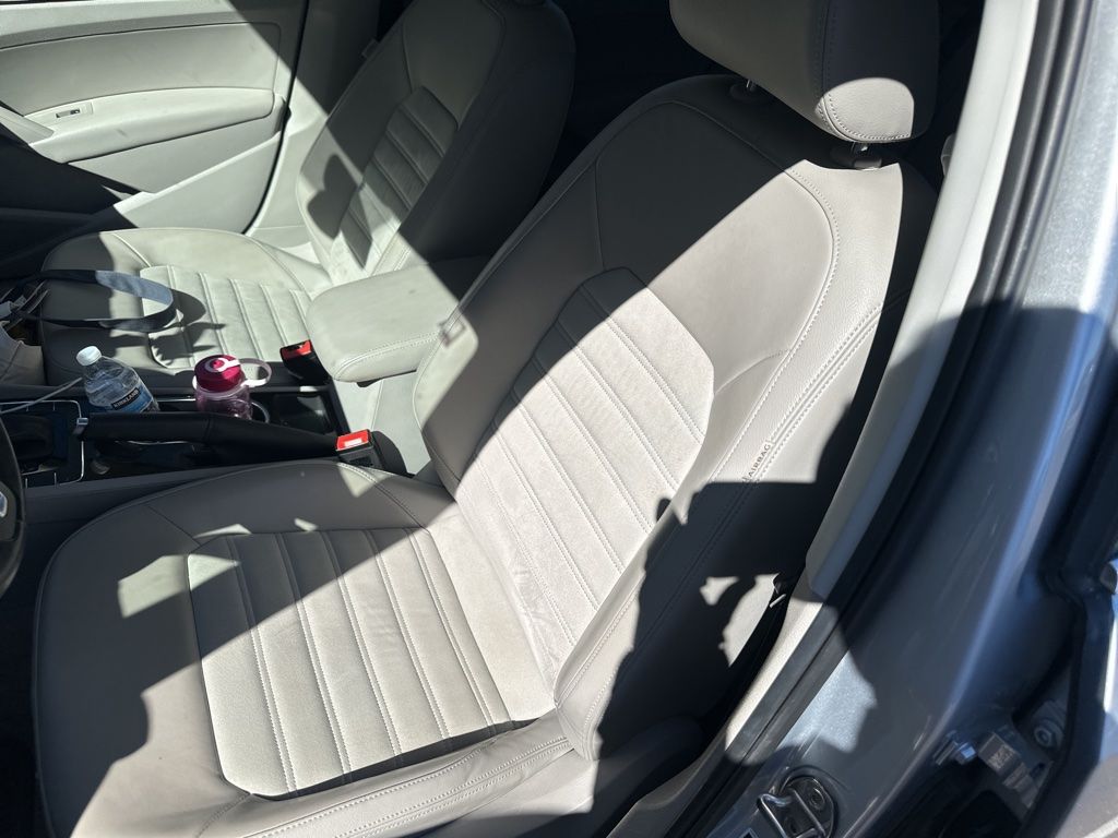 Thumbnail: 2015 Volkswagen Passat - 6