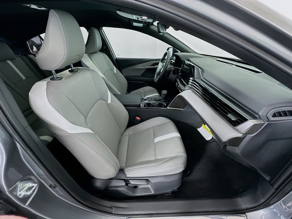 Thumbnail: 2025 Toyota Camry - 28