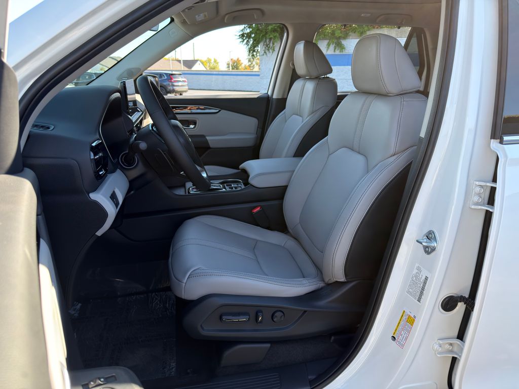 Thumbnail: 2025 Honda Pilot - 18