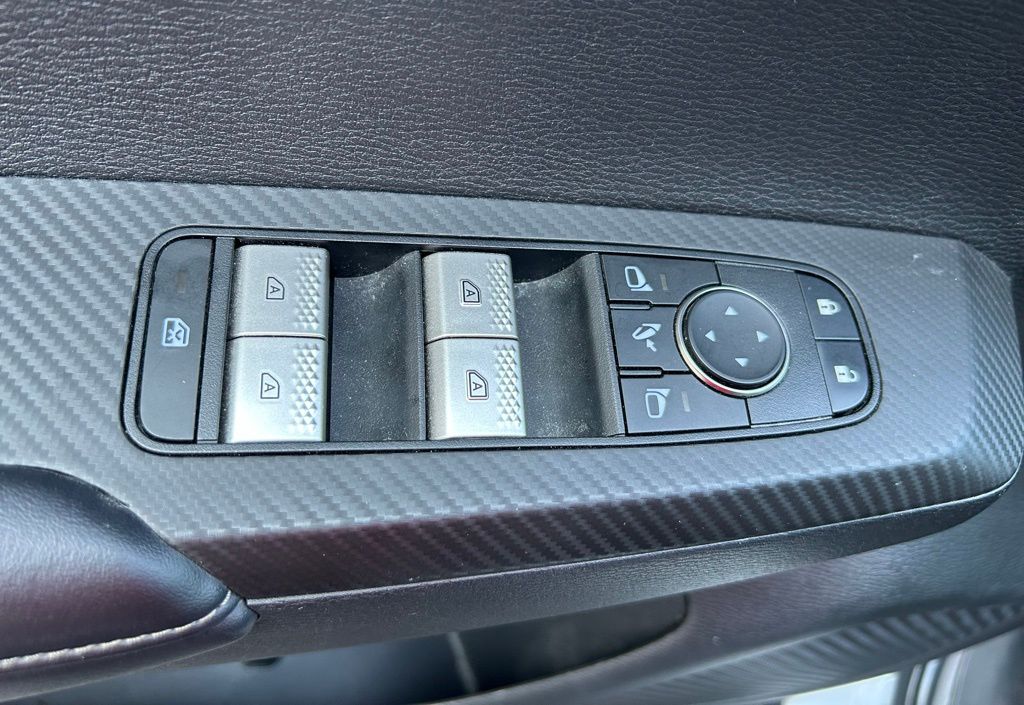 2023 Mitsubishi Outlander SE 17
