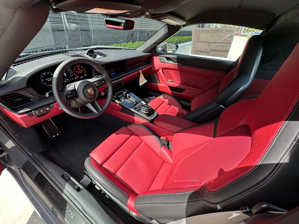 Thumbnail: 2025 Porsche 911 - 4