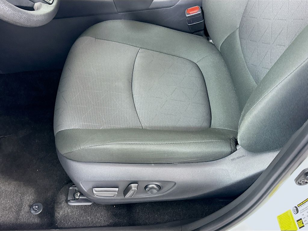 Thumbnail: 2025 Toyota RAV4 - 20