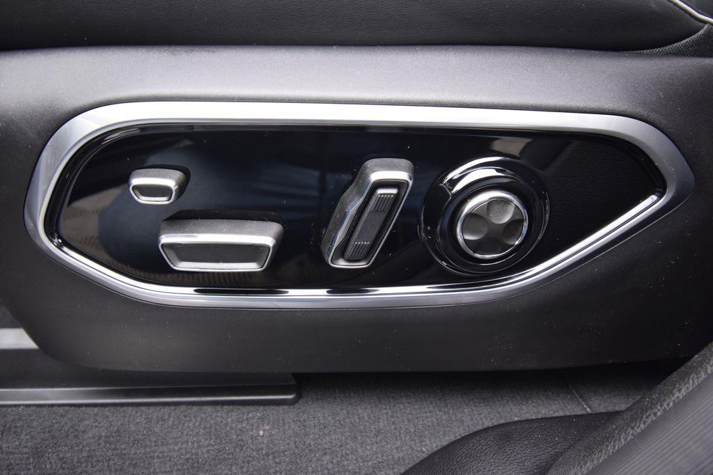 new 2026 Jeep Grand Cherokee car, priced at $58,046