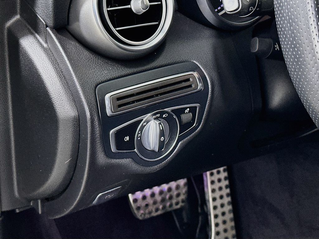 Thumbnail: 2019 Mercedes-Benz C-Class - 10