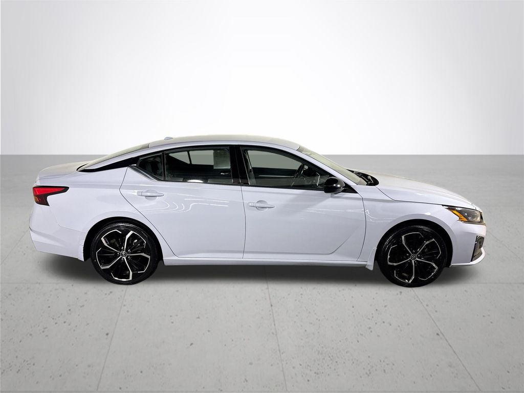 2025 Nissan Altima 2.5 SR