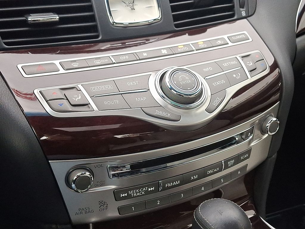 Thumbnail: 2015 INFINITI Q70 - 16