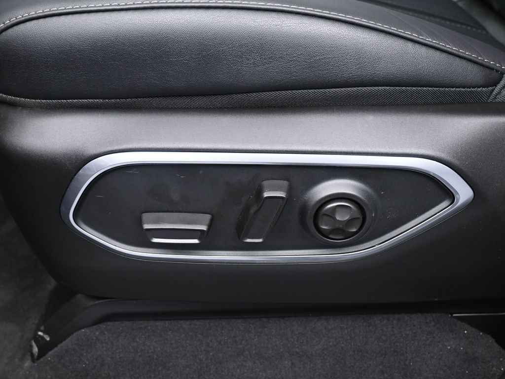 New 2026 High Gloss Black Jeep Limited image 12