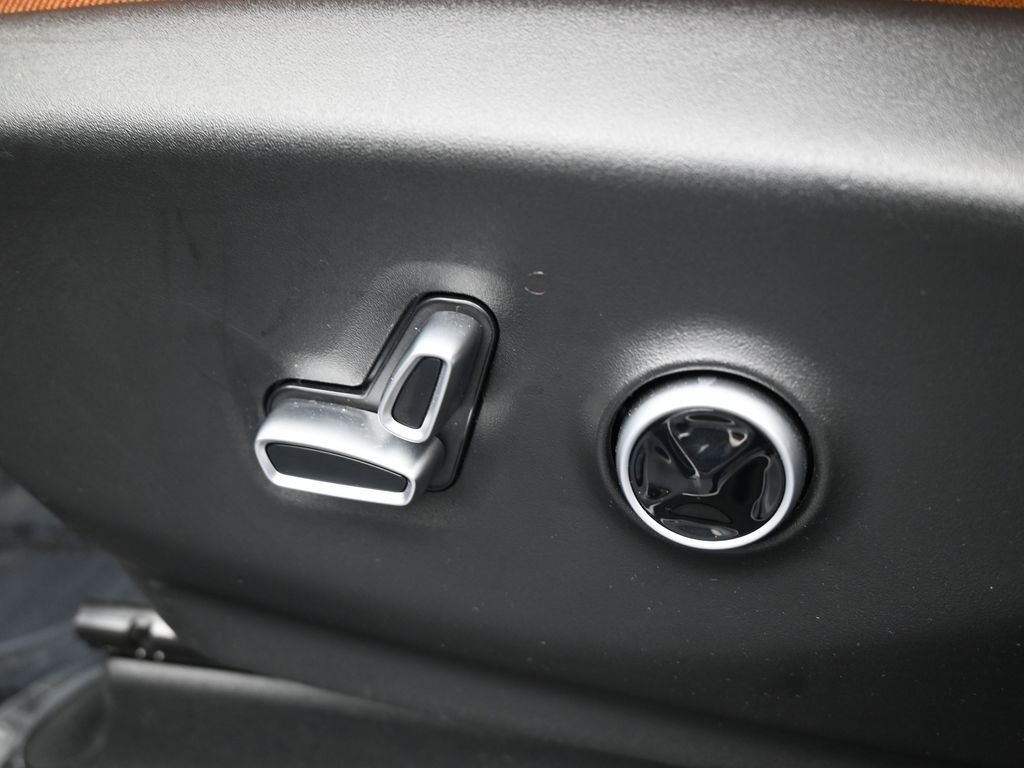 Used 2024 Bright White Clearcoat Chrysler Pinnacle image 12