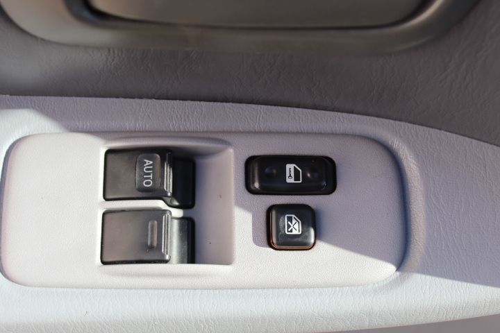 Used Car 2002 Toyota Sienna  For Sale Under $10,000 In Georgetown, Texas