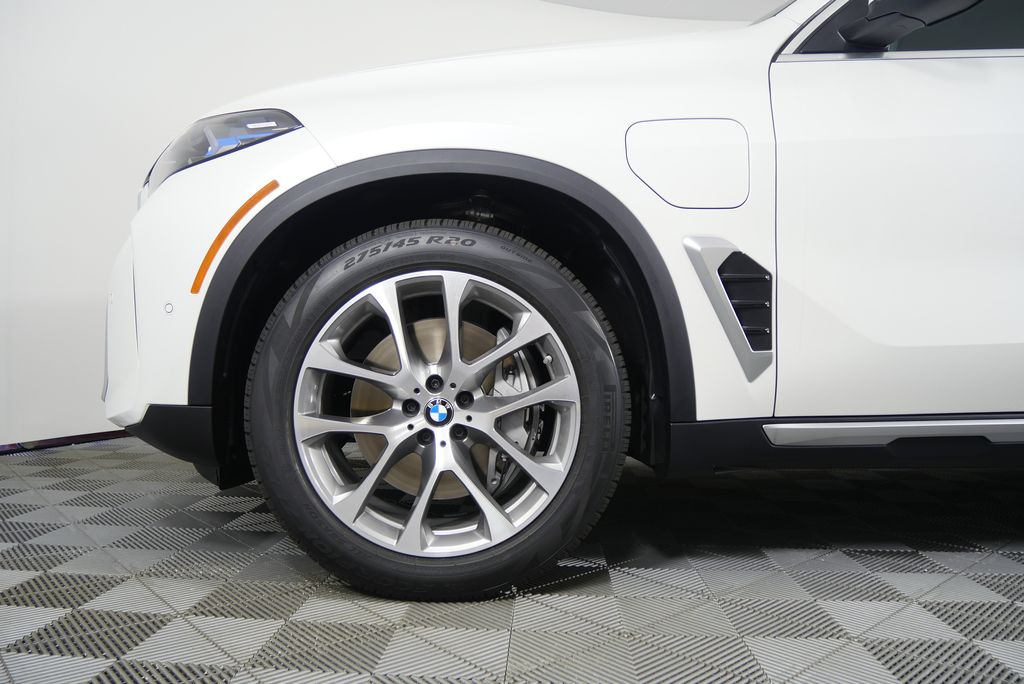 Thumbnail: 2026 BMW X5 - 7