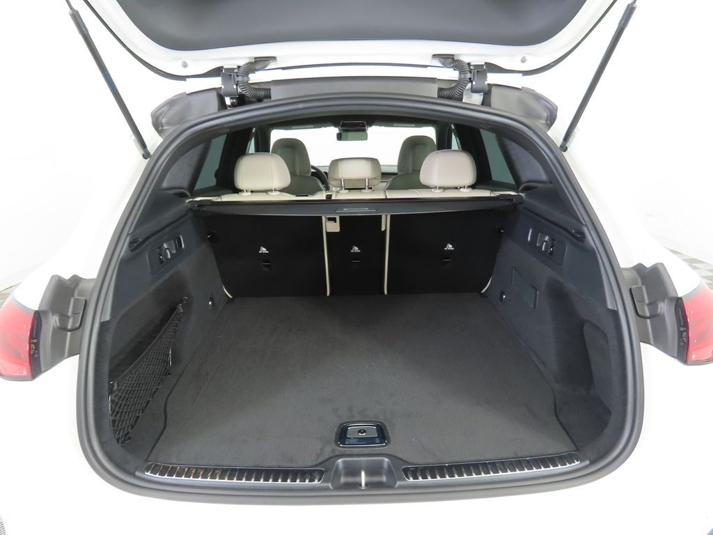 2025 Mercedes-Benz GLC 300 28