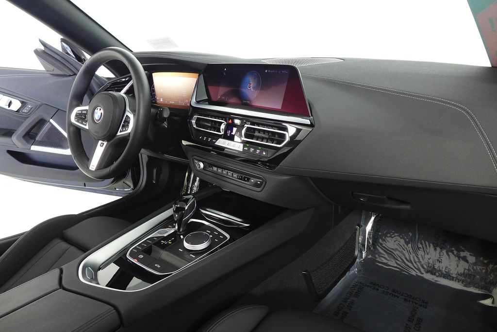 Thumbnail: 2022 BMW Z4 - 17