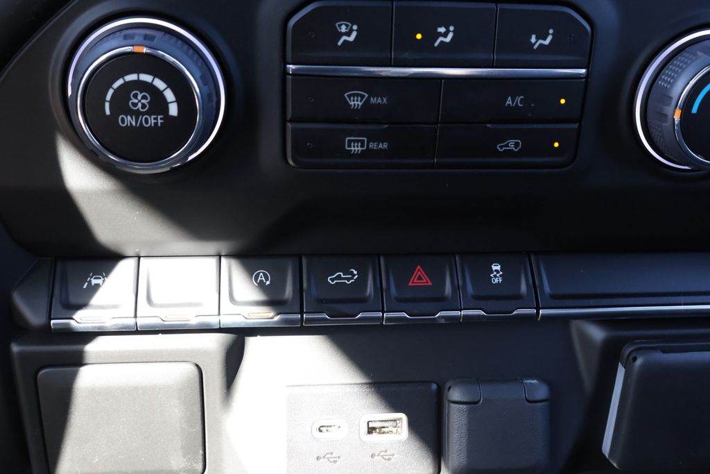 Thumbnail: 2026 Chevrolet Silverado 1500 - 26