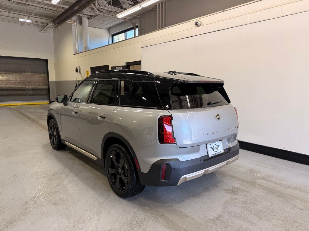 Thumbnail: 2027 MINI Cooper Countryman - 3