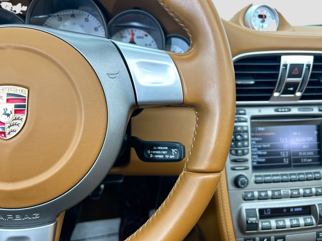 Thumbnail: 2006 Porsche 911 - 14