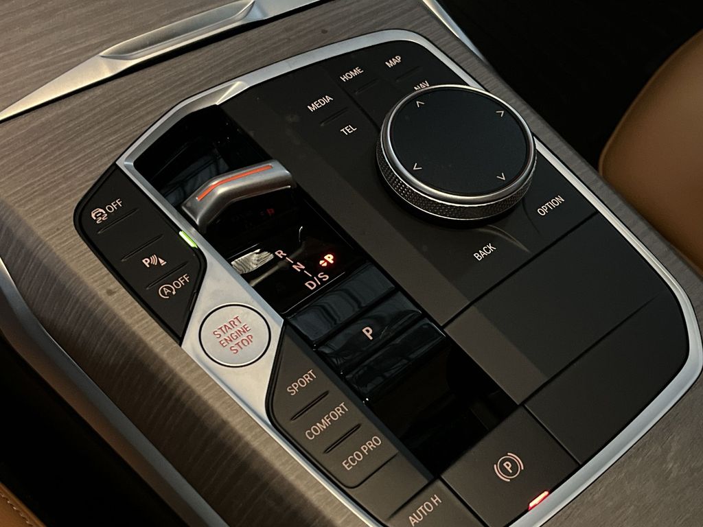 2025 BMW 3 Series 330i xDrive 20