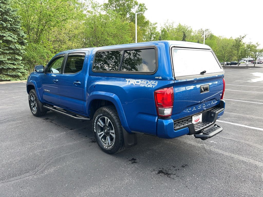2017 Toyota Tacoma TRD Sport 3