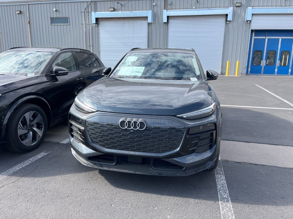Thumbnail: 2025 Audi Q6 e-tron - 2