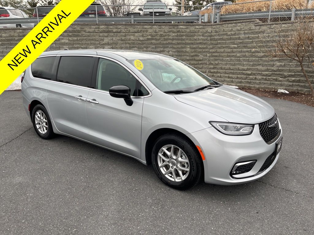2024 Chrysler Pacifica Touring L FWD