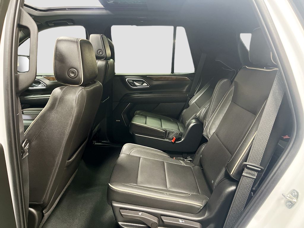 Used 2023 White Chevrolet Premier image 26