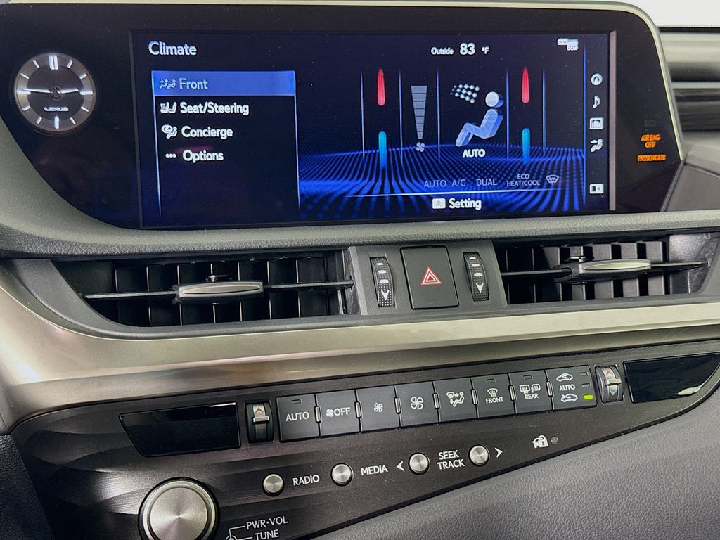 Thumbnail: 2021 Lexus ES - 16