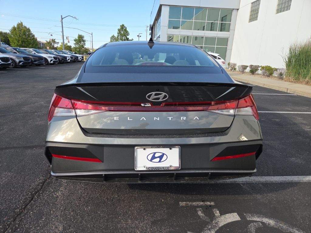 Thumbnail: 2025 Hyundai Elantra - 10