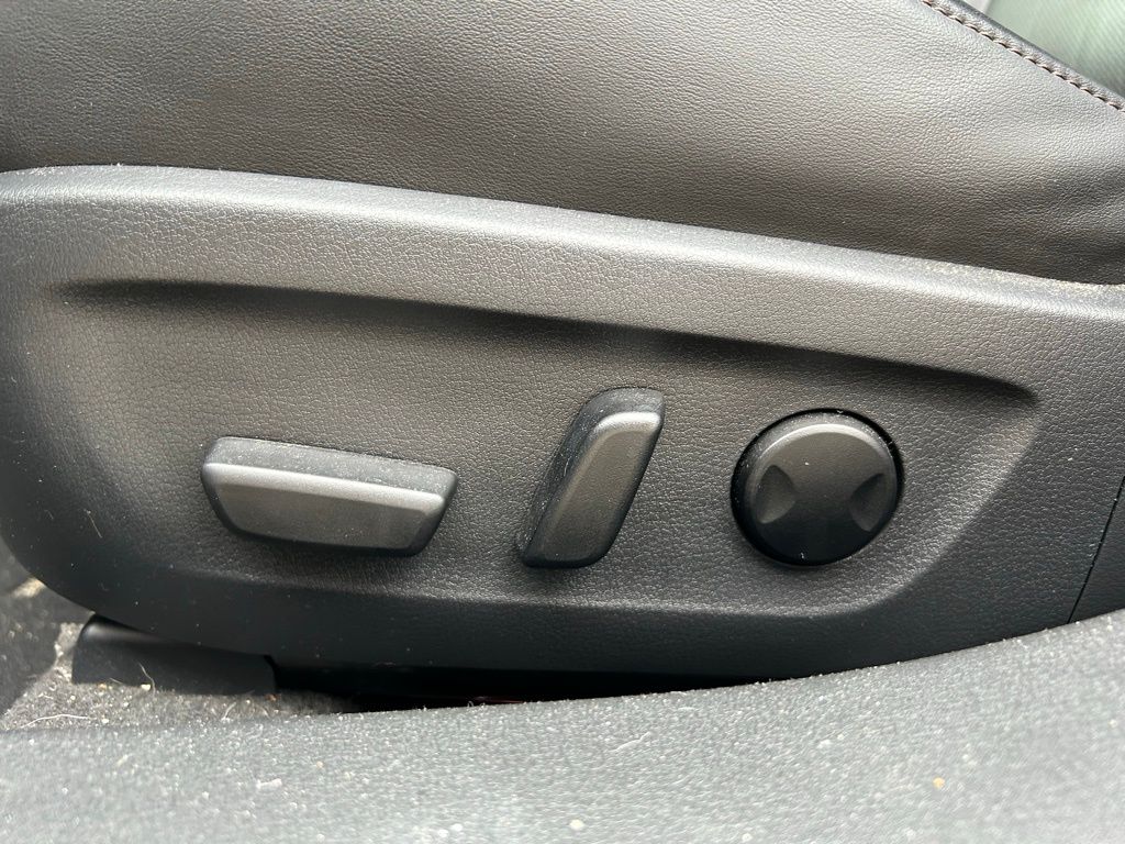 2023 Mazda Mazda3 Premium 16