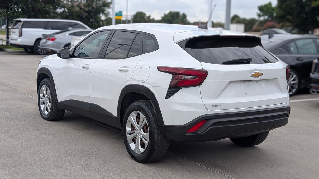 2024 Chevrolet Trax LS - 3