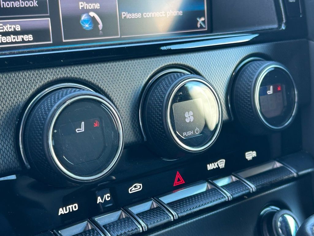 Used 2014  Jaguar S image 39