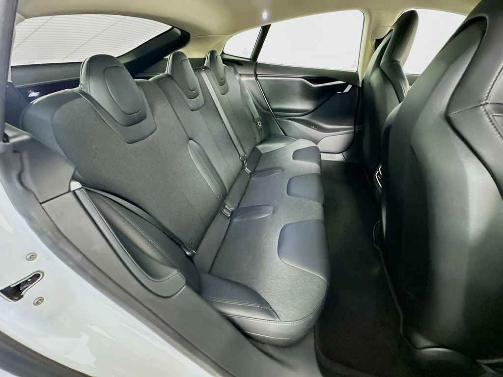 Thumbnail: 2014 Tesla Model S - 27