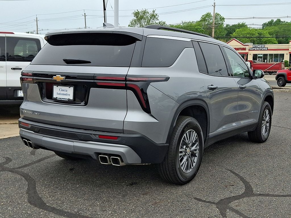 used 2025 Chevrolet Traverse car, priced at $39,629