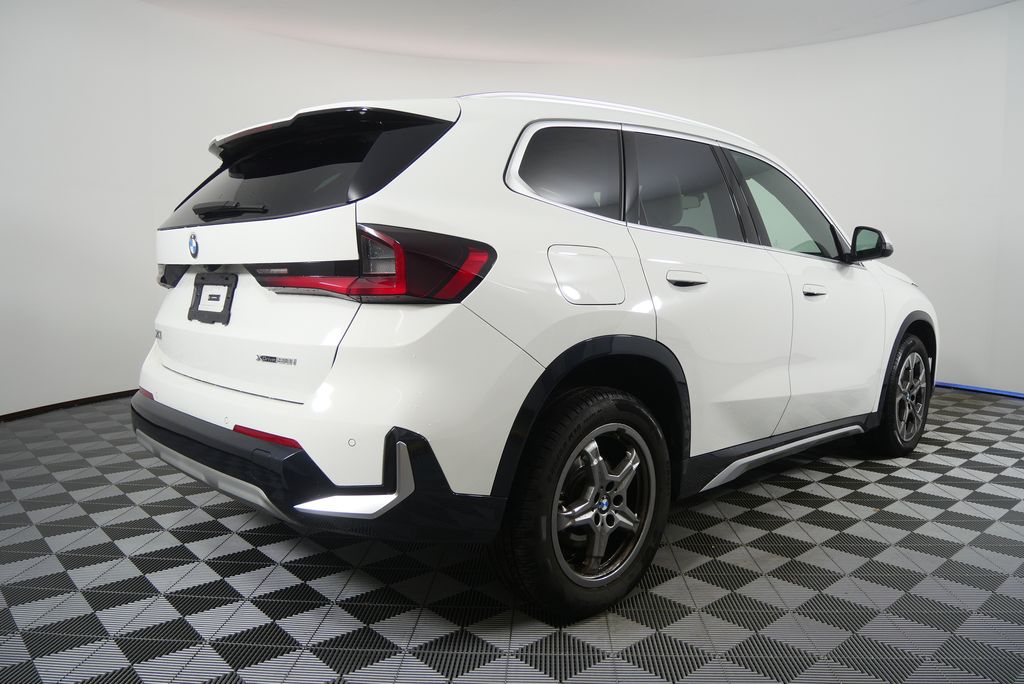 Thumbnail: 2023 BMW X1 - 3