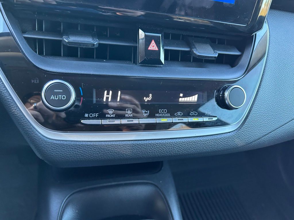 Thumbnail: 2023 Toyota Corolla - 25