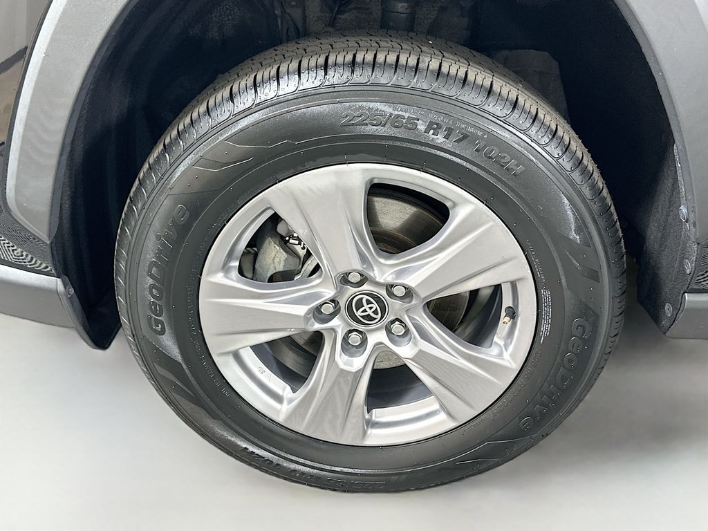 Thumbnail: 2024 Toyota RAV4 - 31